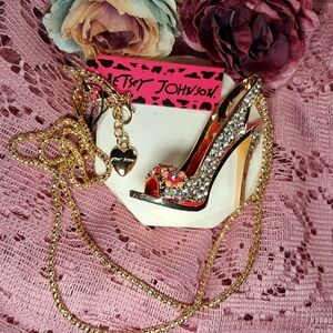 Dazzling Betsey Johnson Red & Pink Enamel Stiletto Necklace NWT (Goldtone)